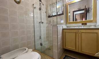 Imagem 6: Viva em uma casa iluminada pelo sol com terreno aproveitável