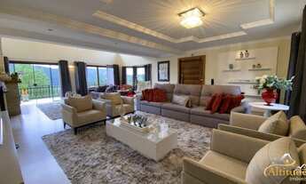 Imagem 2: Impecável imóvel com piscina