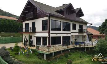 Imagem: Impecável imóvel com piscina