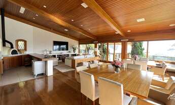 Imagem 6: Propriedade ímpar, com vista para a Pedra do Baú (Consulte