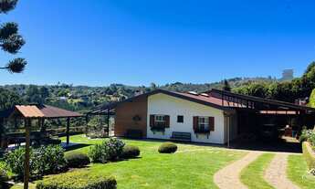 Imagem 1: Casa com 6 suítes em bairro nobre, rodeada de muito verde!