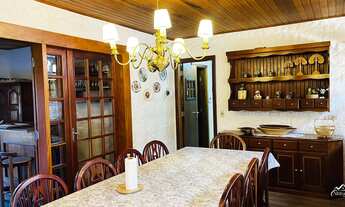 Imagem 5: Casa com 6 suítes em bairro nobre, rodeada de muito verde!