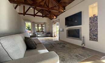 Imagem 4: Linda Casa em Condomínio Completo com Vista para as Montanhas!