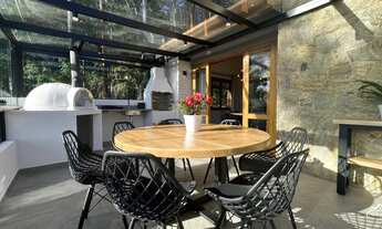 Imagem 3: Linda Casa em Condomínio Completo com Vista para as Montanhas!