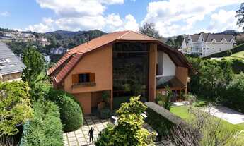 Imagem 2: Casa com 5 suítes à venda e vista deslumbrante!