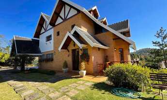 Imagem: Linda Resindencia em Condomínio em Meio