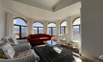 Imagem 3: Charmosa Casa com Vista Deslumbrante em Condomínio Exclusivo!