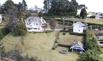 Imagem 2: Casa Moderna, Espaçosa e com Vista Privilegiada das Montanhas!