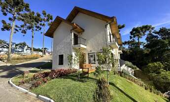 Imagem: Casa Moderna e Bem Decorada com uma das