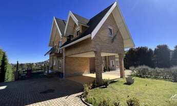 Imagem 3: Propriedade dos Sonhos com Vista Panorâmica de Campos do Jordão!