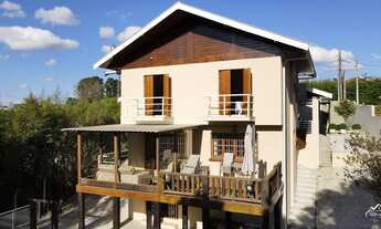 Imagem: Belíssima Casa com Acabamentos Modernos