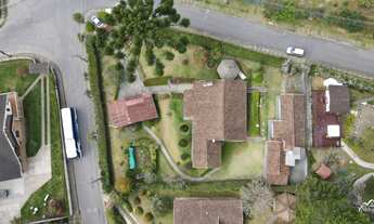 Imagem 3: Charmosa Casa Antiga com um Excelente Terreno em Localização Privilegiada!