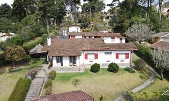 Imagem: Charmosa Casa Antiga com um Excelente Terreno