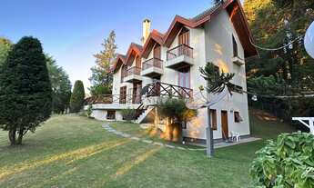 Imagem: Casa com Grande Terreno e uma Magnífica