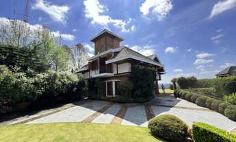 Imagem 3: Residência Exclusiva com Vista de Tirar o Fôlego!