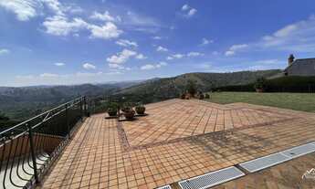 Imagem 5: Residência Exclusiva com Vista de Tirar o Fôlego!