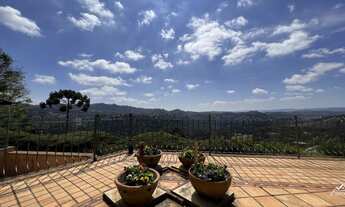 Imagem 6: Residência Exclusiva com Vista de Tirar o Fôlego!