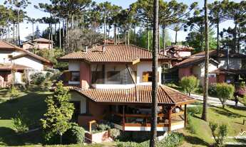 Imagem: Bela Casa dentro Condomínio em Meio à