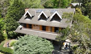 Imagem: Casa com Terreno Fantástico e Paisagismo