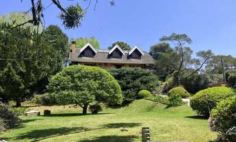 Imagem 3: Casa com Terreno Fantástico e Paisagismo Deslumbrante!