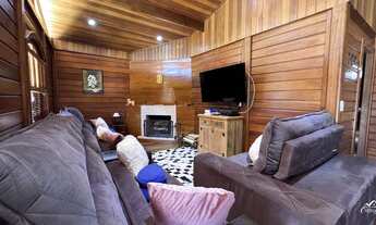 Imagem 5: Casa em Região Tranquila com Área Gourmet e Vista Deslumbrante!