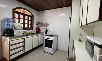 Imagem 7: Casa em Região Tranquila com Área Gourmet e Vista Deslumbrante!