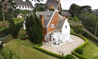 Imagem 3: Casa Elegante com Vista Privilegiada em Campos do Jordão!