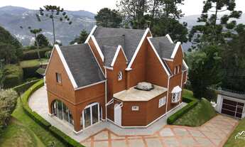 Imagem 4: Casa Elegante com Vista Privilegiada em Campos do Jordão!