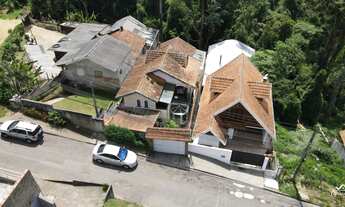 Imagem 2: Bairro Popular, Residência Excepcional: 4 Dormitórios e Área Gourmet!