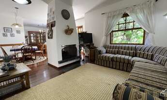 Imagem 2: Apartamento com Lareira e no Estilo de Campos do Jordão no Morro do Elefante!