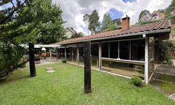 Imagem: Casa de Madeira com Edícula e Área Gourmet!