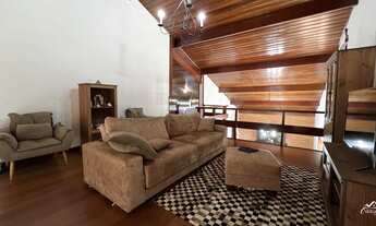 Imagem 6: Residência em Campos do Jordão com Estilo Único e Vista de Tirar o Fôlego!