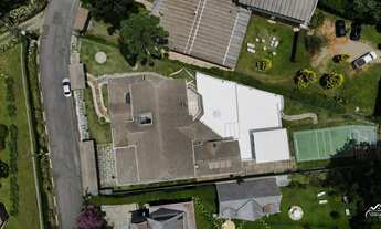 Imagem 4: Luxuosa Casa com Infraestrutura Completa no Alto do Capivari!