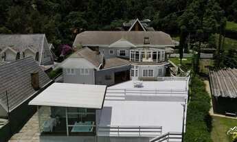 Imagem 5: Luxuosa Casa com Infraestrutura Completa no Alto do Capivari!