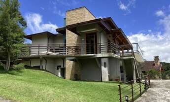 Imagem 2: Casa Exclusiva com Vista Deslumbrante em Santo Antônio do Pinhal!