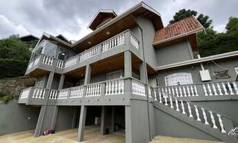 Imagem 2: Residência Exclusiva: Casa Moderna com Piscina e Academia!