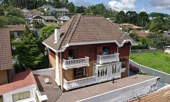 Imagem 2: Refúgio Familiar: Sua Casa dos Sonhos em um Bairro Tranquilo!