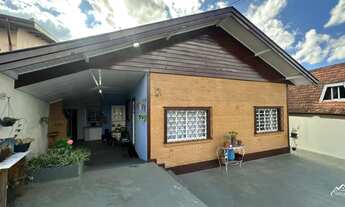 Imagem: Casa Bem Localizada Próximo a Entrada da