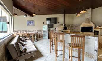 Imagem 7: Casa dos Sonhos: Viva em Harmonia com a Natureza em uma Propriedade Espaçosa e Sofisticada