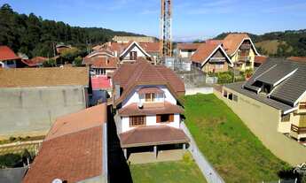 Imagem 2: Sobrado com 4 Dormitórios em Bairro Tranquilo!