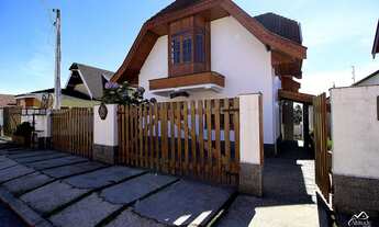 Imagem 4: Sobrado com 4 Dormitórios em Bairro Tranquilo!