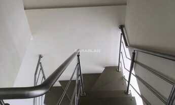 Imagem 6: Sobrado com dois quartos sendo uma suíte, sacada, vaga de garagem e amplo pátio com total