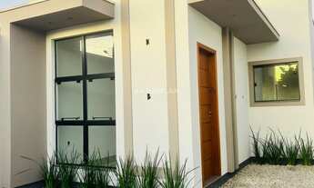 Imagem 1: Casa pronta para morar com dois quartos sendo uma suíte, living integrado, vaga de garagem