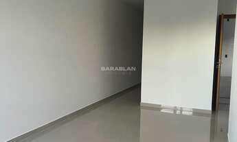 Imagem 3: Casa pronta para morar com dois quartos sendo uma suíte, living integrado, vaga de garagem