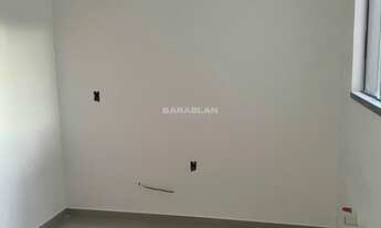 Imagem 6: Casa pronta para morar com dois quartos sendo uma suíte, living integrado, vaga de garagem