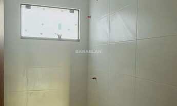 Imagem 7: Casa pronta para morar com dois quartos sendo uma suíte, living integrado, vaga de garagem