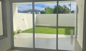 Imagem 6: Sobrado à Venda com área construída de 135.86 m², conta com 3 suítes, sala e cozinha, lava