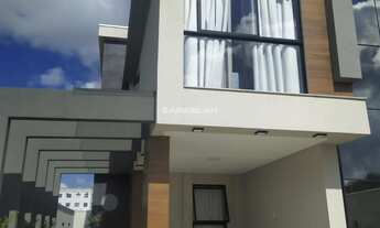 Imagem 2: Sobrado à Venda no bairro XV de Novembro, em Tijucas/SC. Conta com 3 quartos sendo 1 suíte