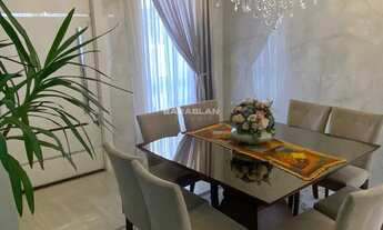 Imagem 4: Casa à Venda no Centro de Tijucas/SC. Conta com 3 quartos sendo 2 suítes e uma demi suíte