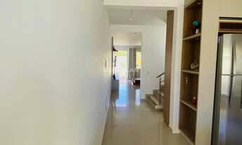 Imagem 6: Casa à Venda na Praia do Mariscal, em Bombinhas/SC. Duplex alto padrão de acabamento com 1